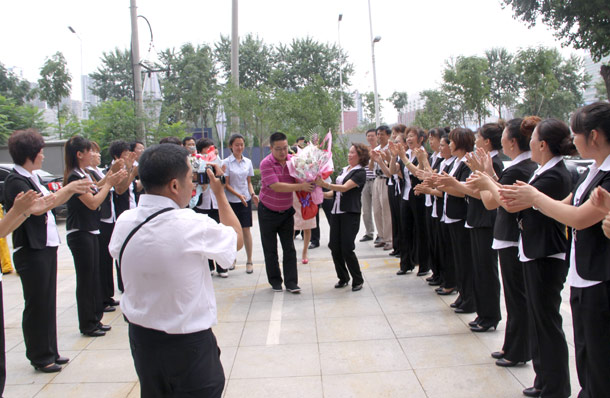 安博官网董事长胡国安视察绿之韵辽宁分公司