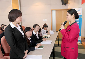 “凝心聚力、团结奋进”2013年安博官网员工拓展训练营成功举行