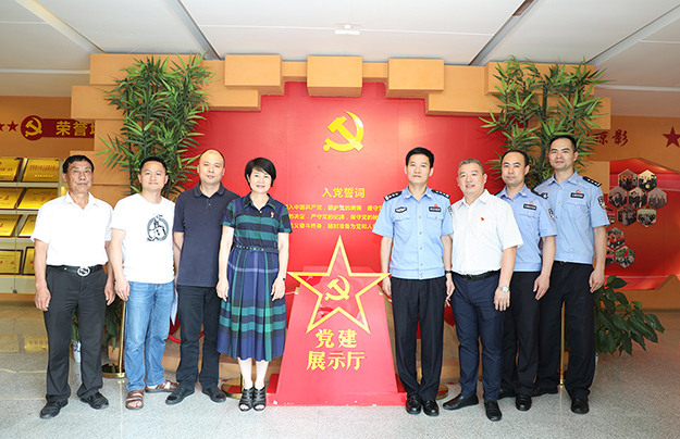 长沙市公安局机关纪委书记王海清一行莅临安博官网走访调研