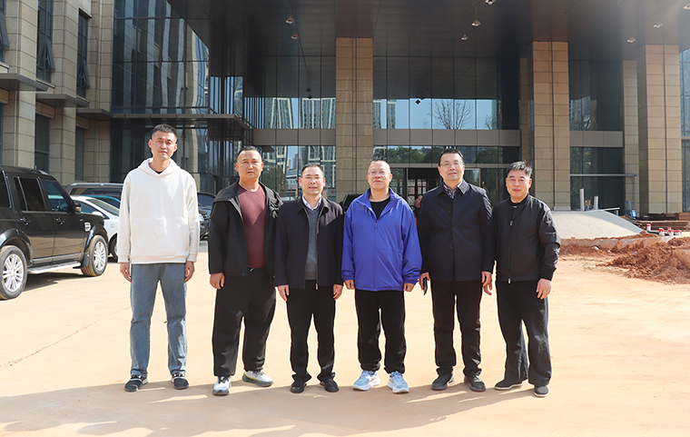 安化县政协主席胡能华莅临绿之韵中心走访调研