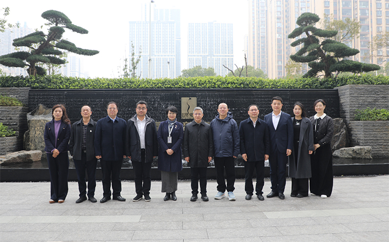 湖南省人大常委会副主任胡旭晟一行莅临绿之韵中心调研