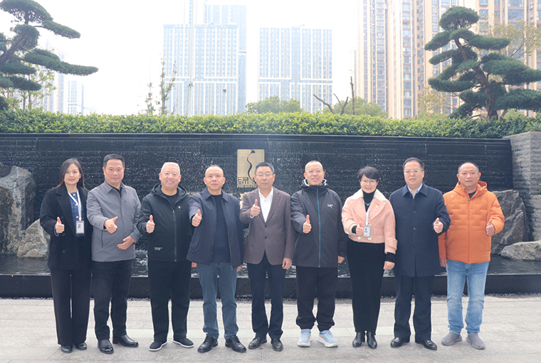 益阳市政协副主席邓象庭一行莅临绿之韵中心走访调研