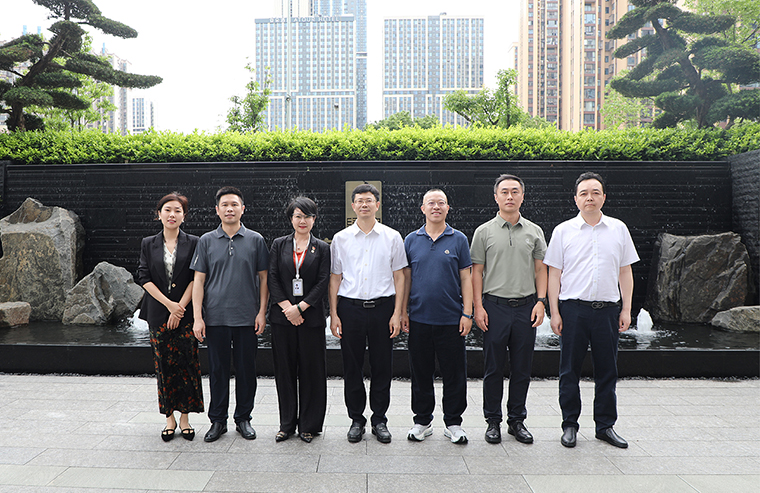 长沙市政协副主席黄锋一行莅临绿之韵中心调研指导